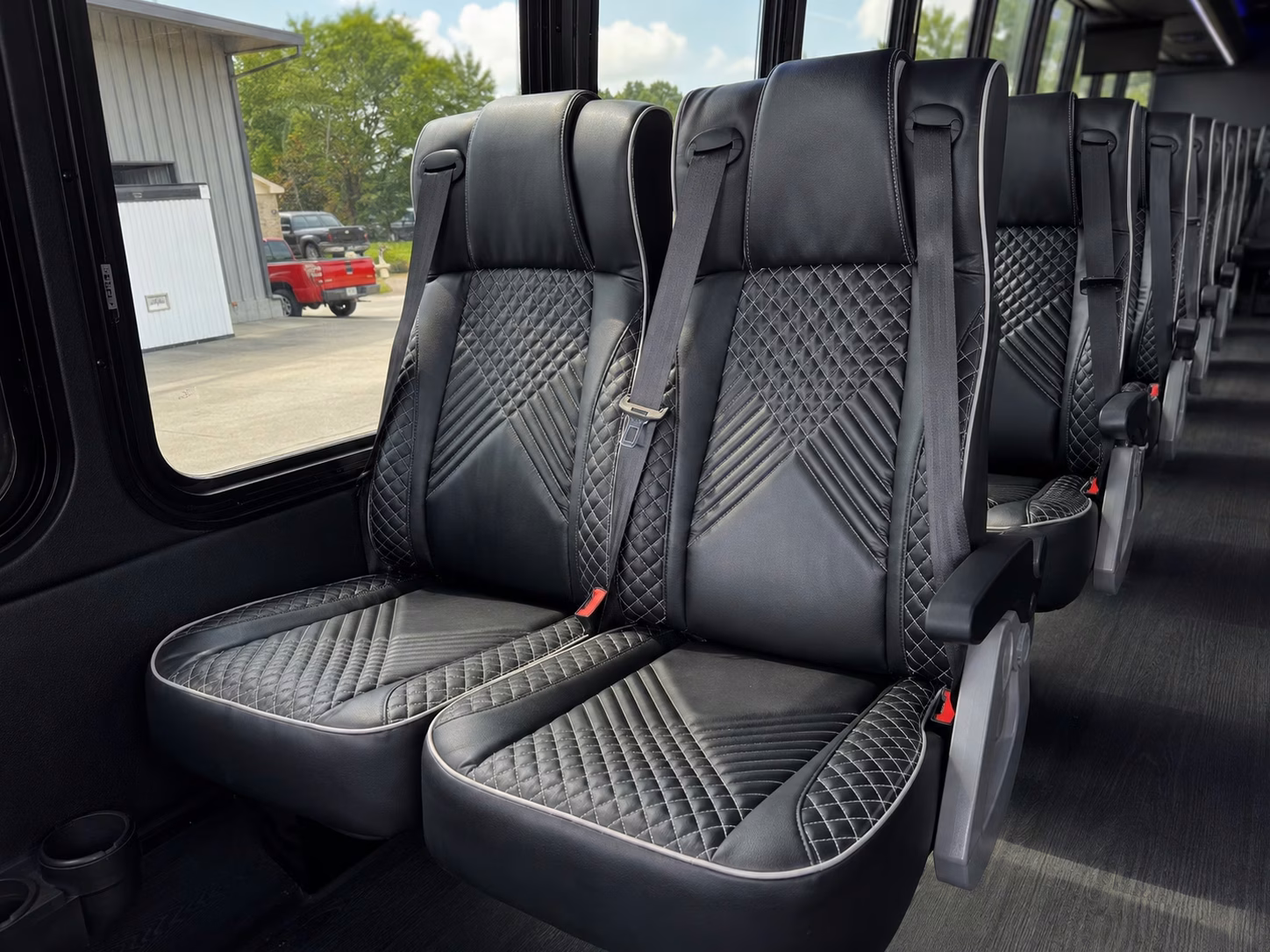 cape coral charter bus rentals for everblades games at hertz arena