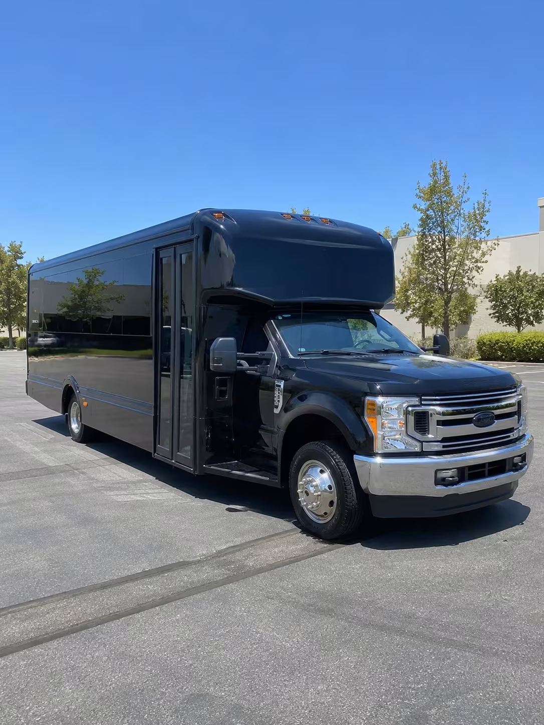 cape coral party bus rentals for tampa arena concerts